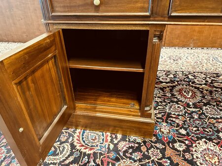 Klassiek ondiep mahonie bureau