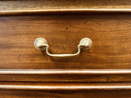 Klassiek ondiep mahonie bureau
