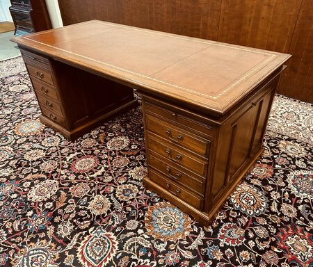 Antiek eiken bureau met lederen blad #1