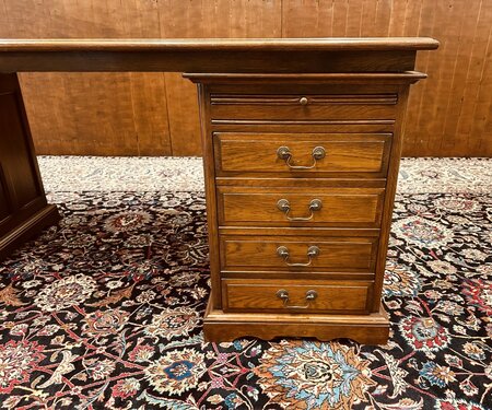 Antiek eiken bureau met lederen blad #1