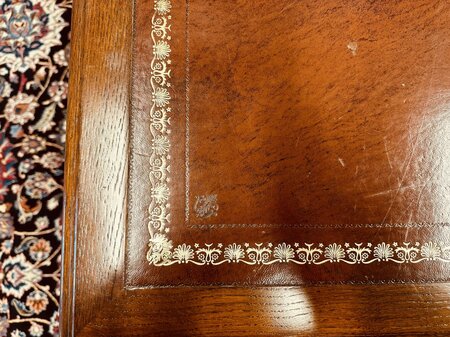 Antiek eiken bureau met lederen blad #1