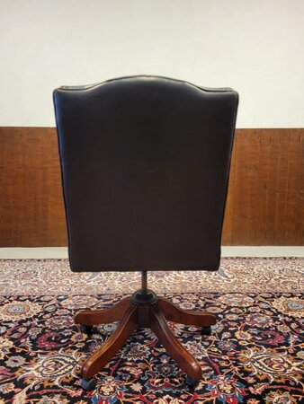 Klassieke Chesterfield Gainsborough bureaustoel Oxblood