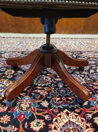 Klassieke Chesterfield Gainsborough bureaustoel Oxblood