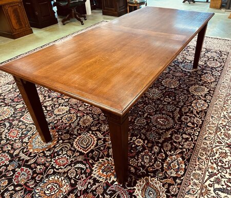 Klassieke vergadertafel
