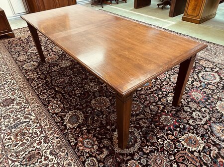 Klassieke vergadertafel