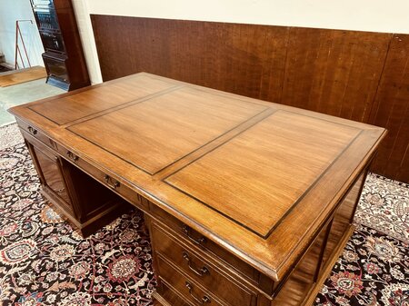 Groot Engels Eichholtz bureau #1