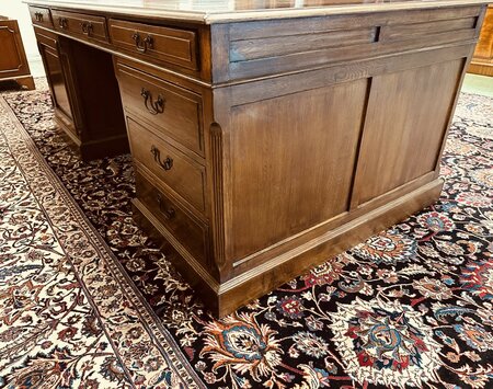 Groot klassiek Eichholtz bureau #2
