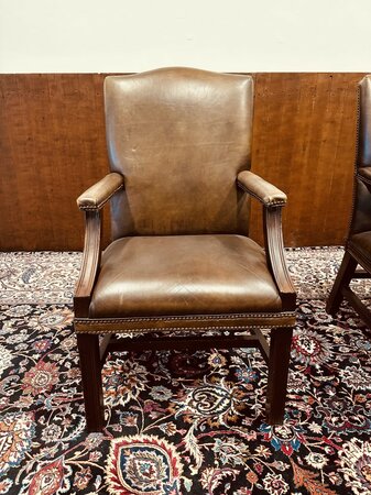 Engelse Chesterfield stoel Donkerbruin
