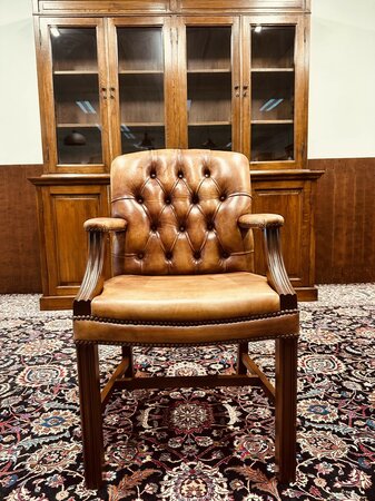 Engelse Chesterfield stoel Bruin