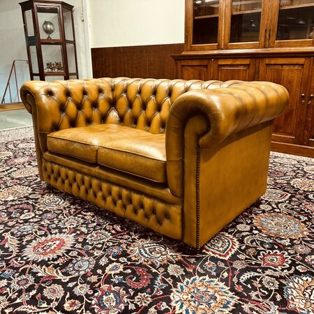 Springvale Chesterfield 2-zits bank lichtbruin