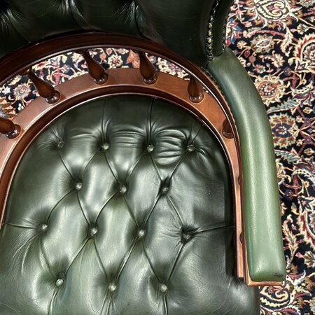 Antieke Chesterfield Captain chair bureaustoel groen