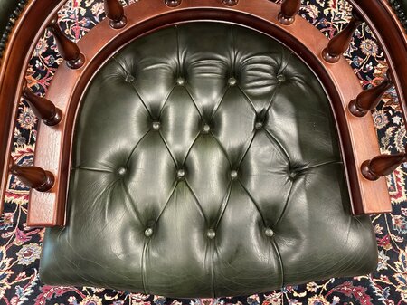 Antieke Chesterfield Captain chair bureaustoel groen