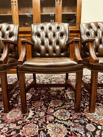 Engelse Chesterfield stoel Donkerbruin