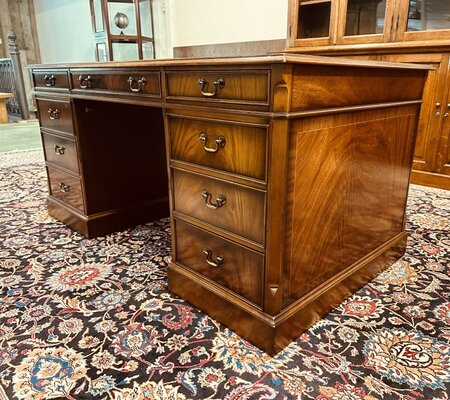 Heldense mahonie bureau met lederen blad
