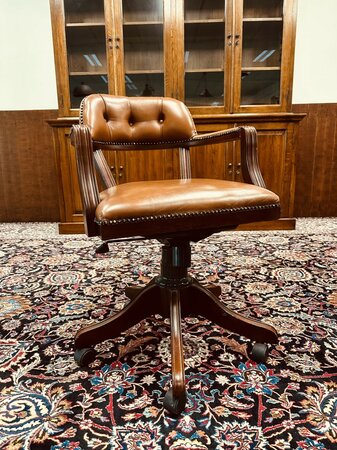 Antieke Engelse lederen bureaustoel cognac