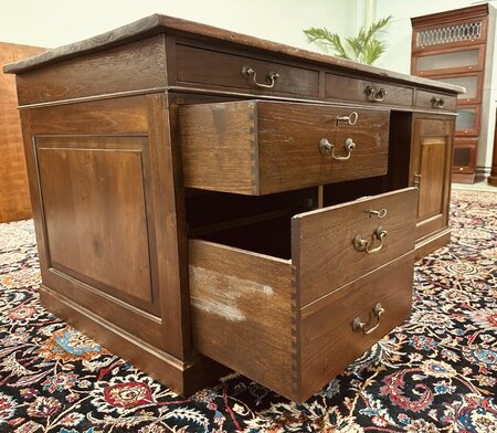 Engels Koloniaal Teak bureau