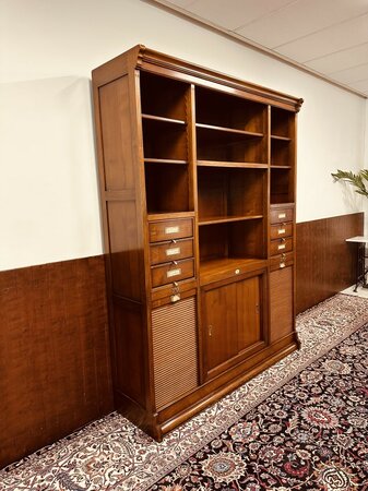 Antieke Italiaanse bibliotheekkast kast #2