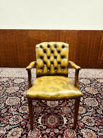 Engelse Chesterfield stoel Olijfgroen