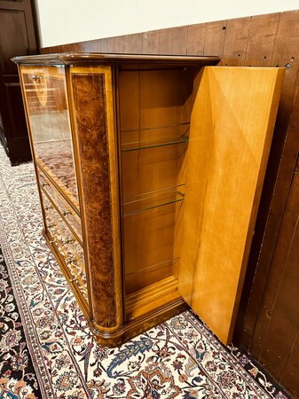 Antiek Italiaans wortelhout cabinet drankenkast