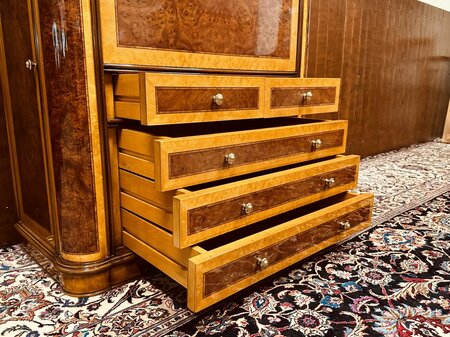 Antiek Italiaans wortelhout cabinet drankenkast