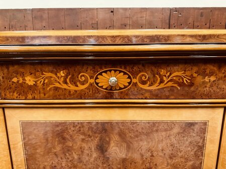 Antiek Italiaans wortelhout dressoir