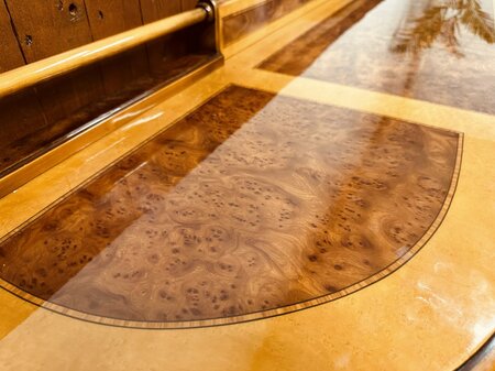Antiek Italiaans wortelhout dressoir