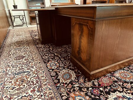Exclusief Heldense bureau met conferentietafel