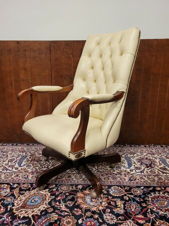 Engels Springvale Chesterfield Bureaustoel Fauteuil met Voetenbankje