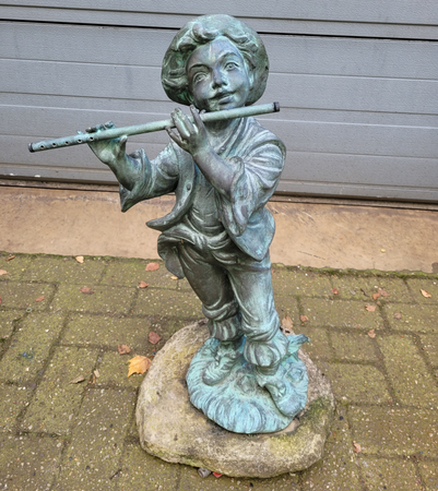 Antiek bronze fontein Jongen met de fluit Gesigneerd