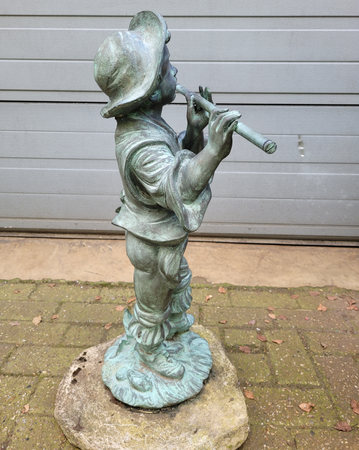 Antiek bronze fontein Jongen met de fluit Gesigneerd