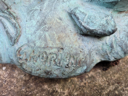 Antiek bronze fontein Jongen met de fluit Gesigneerd