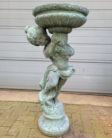 Antiek bronze Engel Putti met bloempot