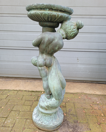 Antiek bronze Engel Putti met bloempot