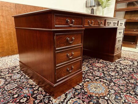 Engels Klassiek Chesterfield Bureau