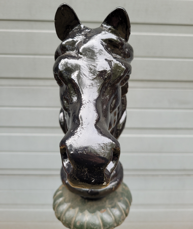 Klassieke paalkop / tuinbeeld paard
