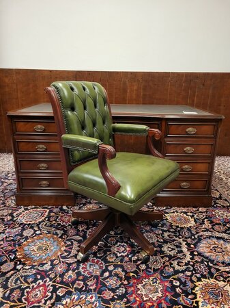 Klassiek Engels Chesterfield President Chair Bureaustoel