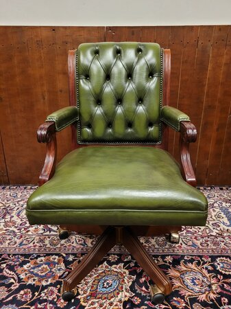 Klassiek Engels Chesterfield President Chair Bureaustoel