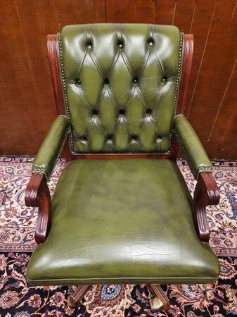 Klassiek Engels Chesterfield President Chair Bureaustoel