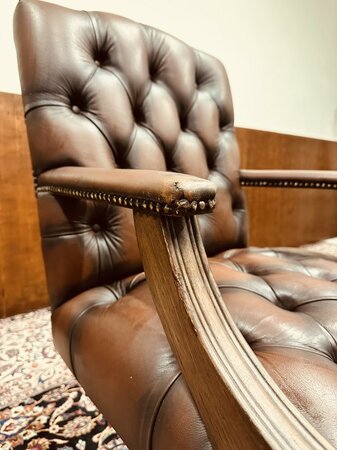 Engelse Chesterfield Gainsborough bureaustoel