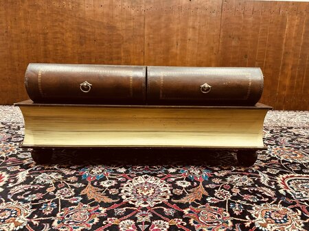 Antieke Engelse Boeken salontafel met lederen blad
