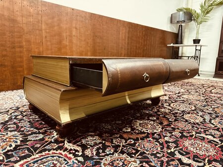 Antieke Engelse Boeken salontafel met lederen blad