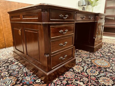Klassiek Engels Chesterfield bureau partnerdesk
