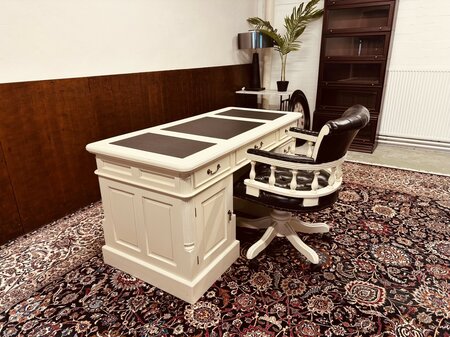 Wit Klassiek Engels bureau met bureaustoel