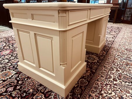 Wit Klassiek Engels bureau met bureaustoel