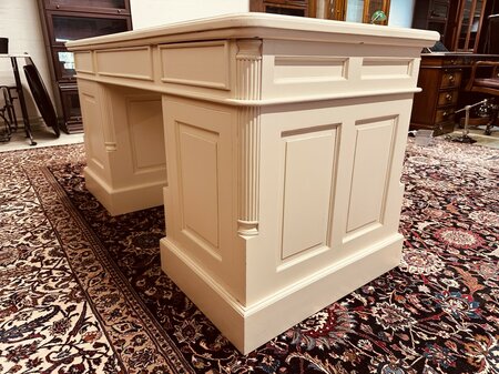 Wit Klassiek Engels bureau met bureaustoel