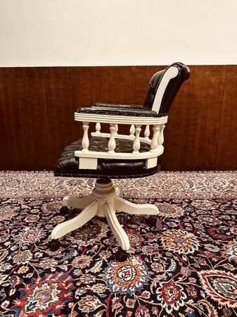 Wit Klassiek Engels bureau met bureaustoel