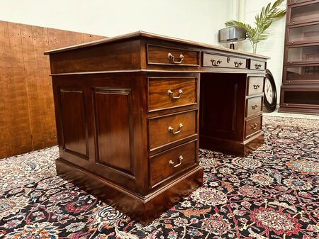 Engels Chesterfield klassiek bureau