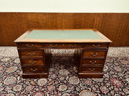 Engels Chesterfield klassiek bureau