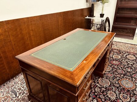 Engels Chesterfield klassiek bureau