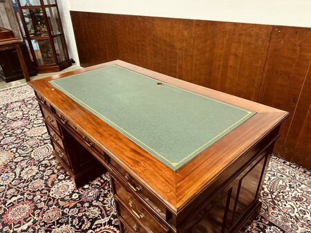 Engels Chesterfield klassiek bureau